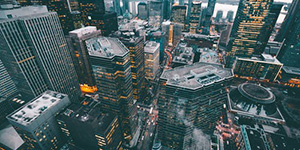 住宅、工业、商业地产开发，，，，，修建工程、工业制造、矿业开采、生物制药、能源开发、资源运营、金融效劳、经贸商贸、餐饮娱乐等为一体的多元化大型股份制企业...